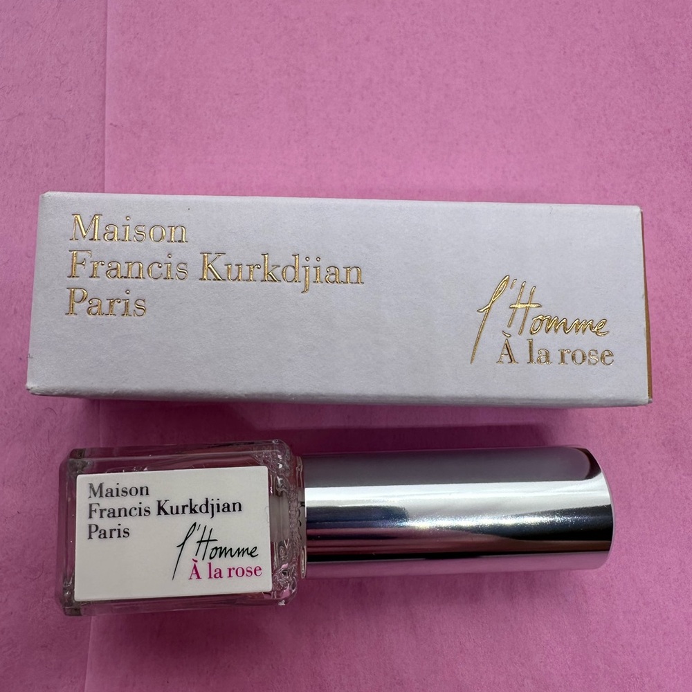 MFK l’homme a‎ la rose